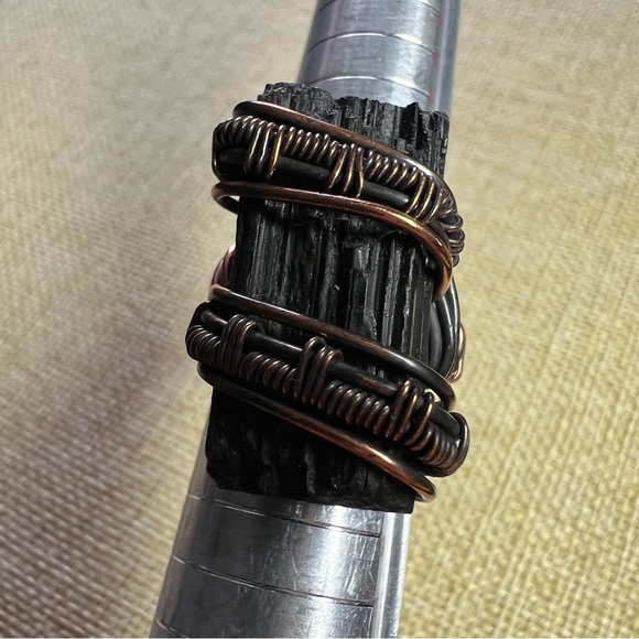 New Rough Black Tourmaline Crystal Stone Wire Wrapped Ring Size 7.5 - 7.75 - Picture 10 of 10
